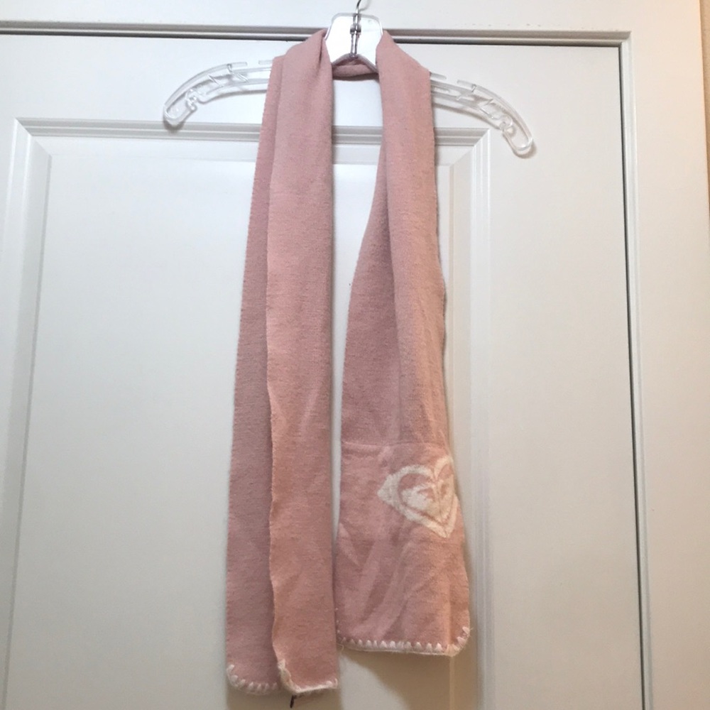 Pink and white roxy scarf
